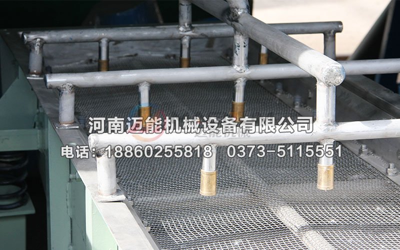 520型噴水裝置直線振動篩
